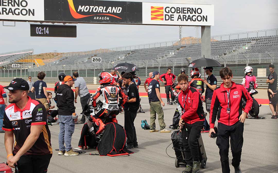 Alegría, tensión y adrenalina en el domingo de carreras de MotoStudent 2025. / B. Severino