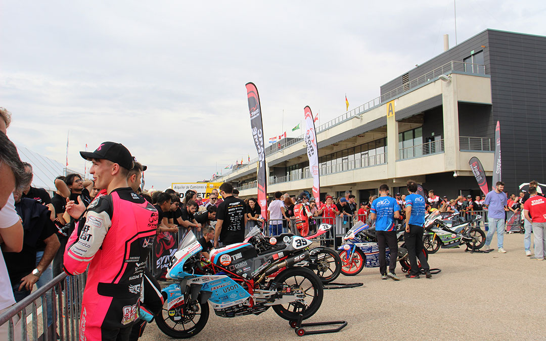 Alegría, tensión y adrenalina en el domingo de carreras de MotoStudent 2025. / B. Severino