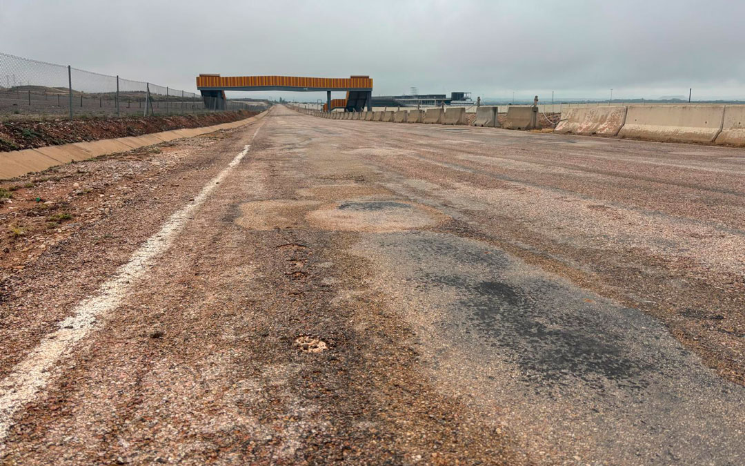 La recta es uno de los tramos donde se llevarán a cabo los arreglos./M.M.R.