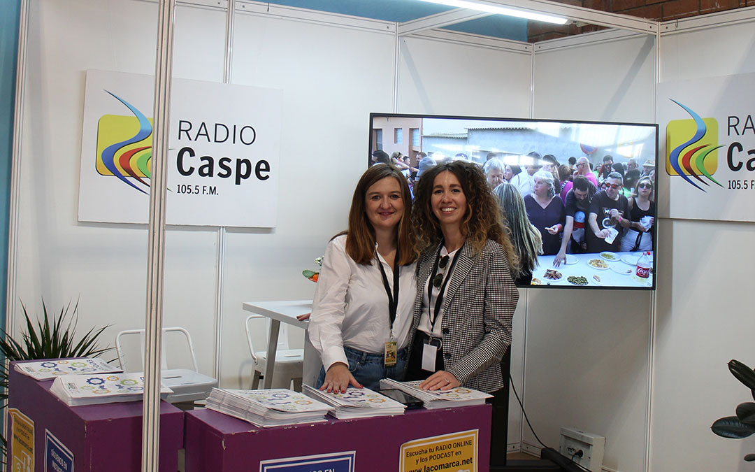 Radio Caspe y Grupo La Comarca, presentes en Expo Caspe 2025. / B. Severino