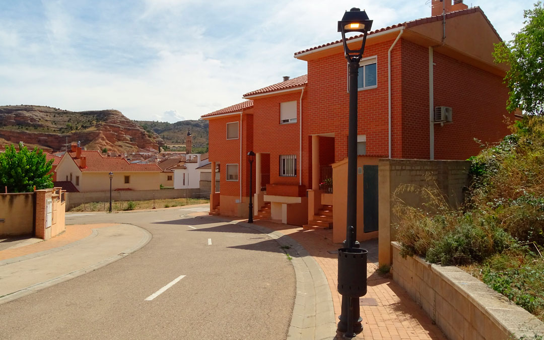 Farolas de pie en el área del Camino Hondo de la localidad./ AYTO ALCORISA