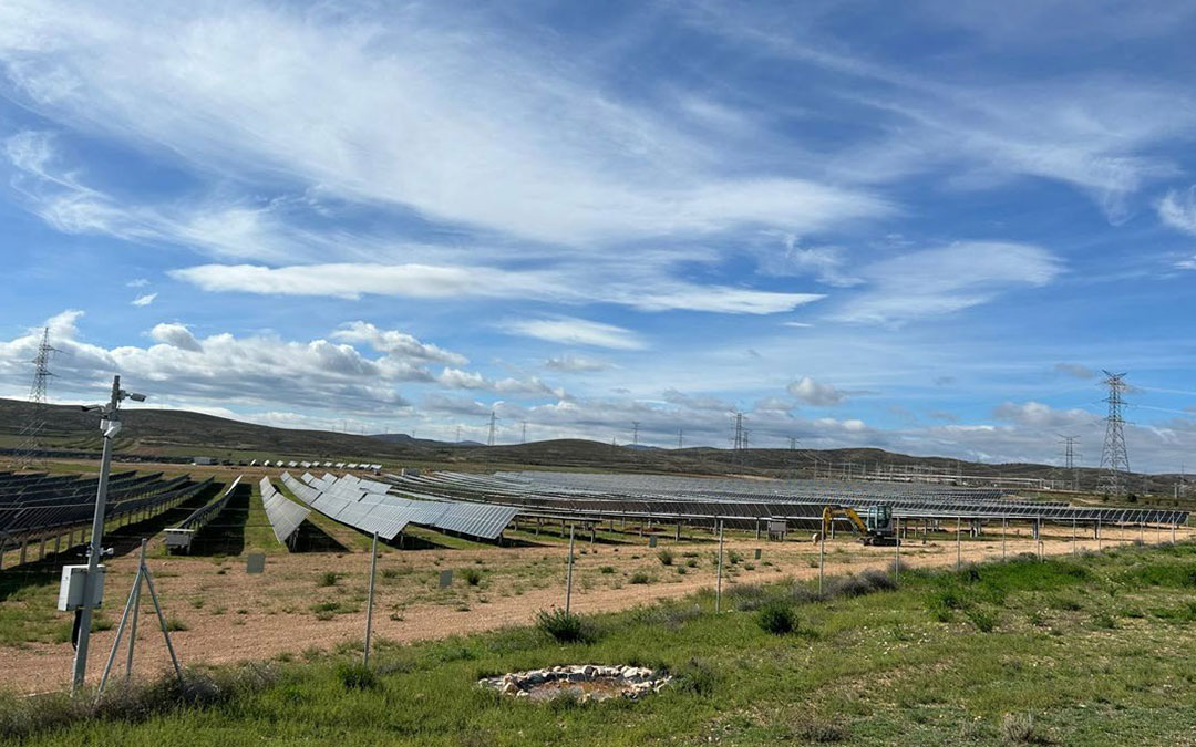 Vista general de la planta de paneles fotovoltaicos 'Valdenebro Solar' ya existente en Muniesa. / DGA