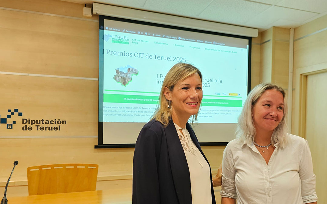 Beatriz Martín y Sara Arnés, durante la presentación de la convocatoria de los premios el pasado mes de septiembre. / DPT