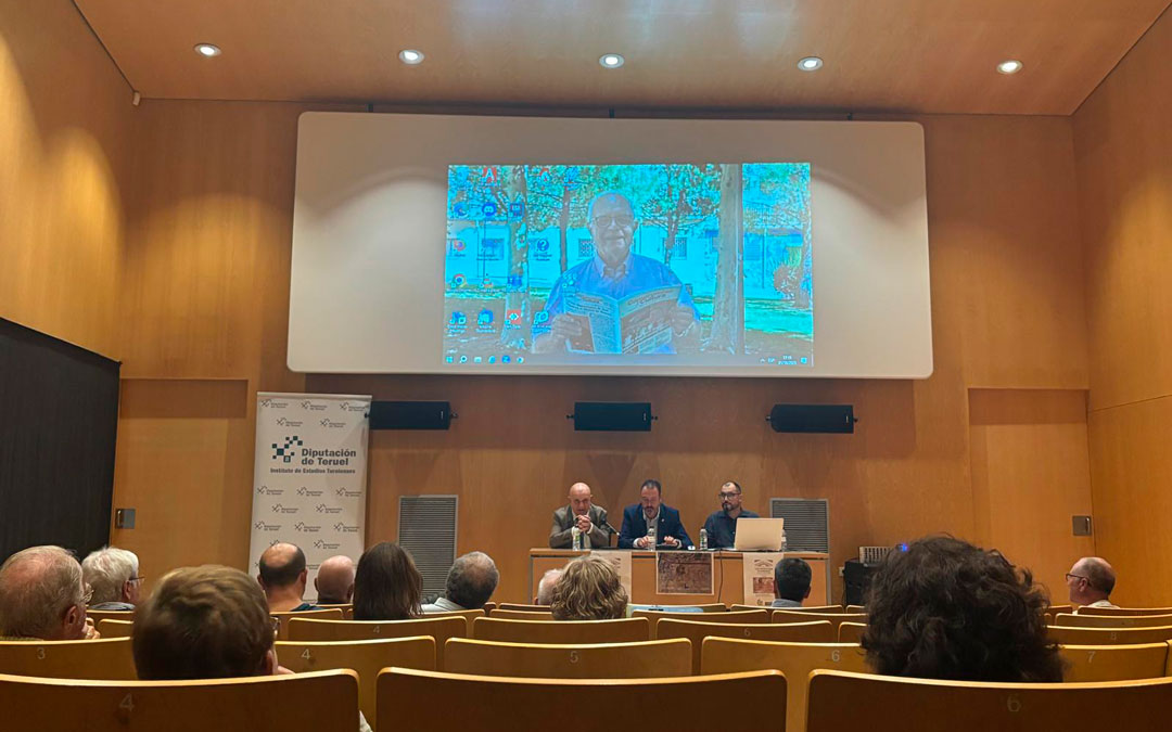Momento de la inauguración este miércoles en el Palacio Ardid./ L.C.