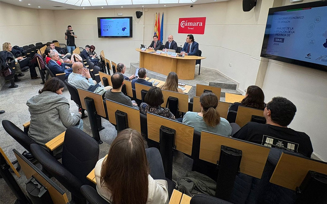 Instantes de la presentación del Informe Económico de Aragón 2024. / Cámara de Teruel