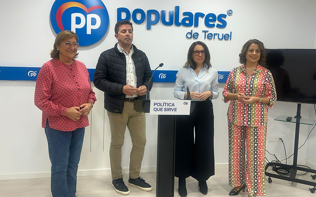 Instantes de la rueda de prensa del PP hoy en la capital turolense. / PP Teruel