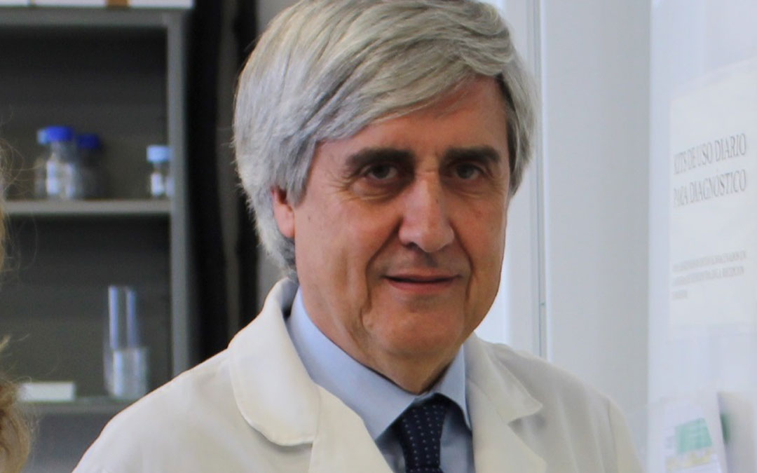 Juan José Badiola cuenta los detalles de la gripe aviar./ Universidad de Zaragoza