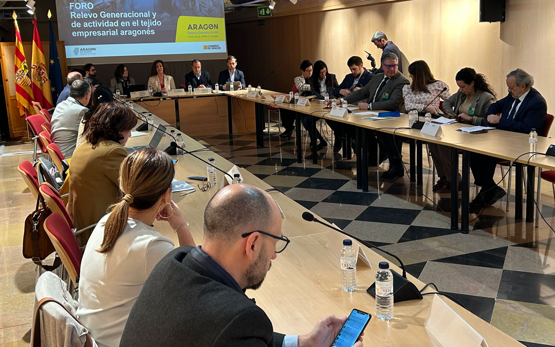 Primera sesión del Foro de Relevo Generacional./ DGA