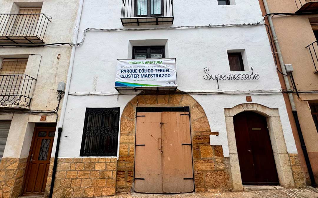 El fondo danés CIP acondicionó un inmueble en La Iglesuela del Cid como oficina de información y trabajo del proyecto. / CIP