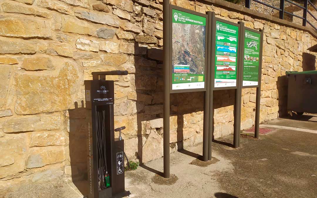 Las estaciones están concebidas como puntos de autoservicio gratuitos para el mantenimiento básico y la resolución de incidencias menores / C. Maestrazgo