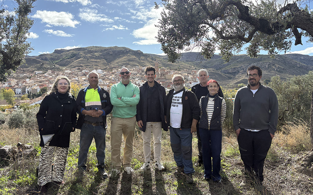 Apadrinaunolivo.org y Cruz Roja firman un convenio de colaboración para el apadrinamiento de 408 olivos. / Apadrinaunolivo.org