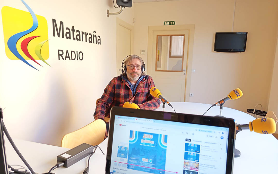 Justo Conde, de la banda "Justo y los Pecadores" visitan nuestros estudios./M.J. Salvador