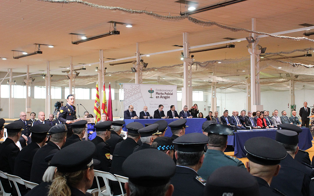 Acto de entrega de condecoraciones al Mérito Policial de Aragón en Alcañiz. / B. Severino