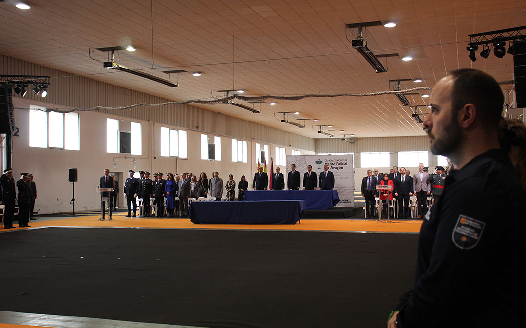 Acto de entrega de condecoraciones al Mérito Policial de Aragón en Alcañiz. / B. Severino