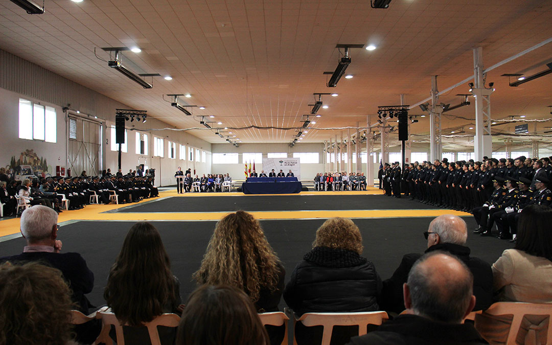 Acto de entrega de condecoraciones al Mérito Policial de Aragón en Alcañiz. / B. Severino