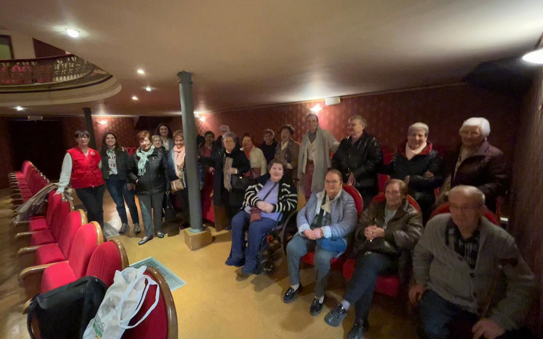 Salida al teatro de Alcañiz. / Cruz Roja