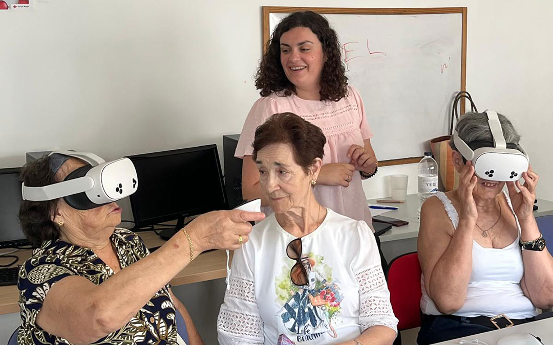 Taller para aprender a manejar las tecnologías. / Cruz Roja