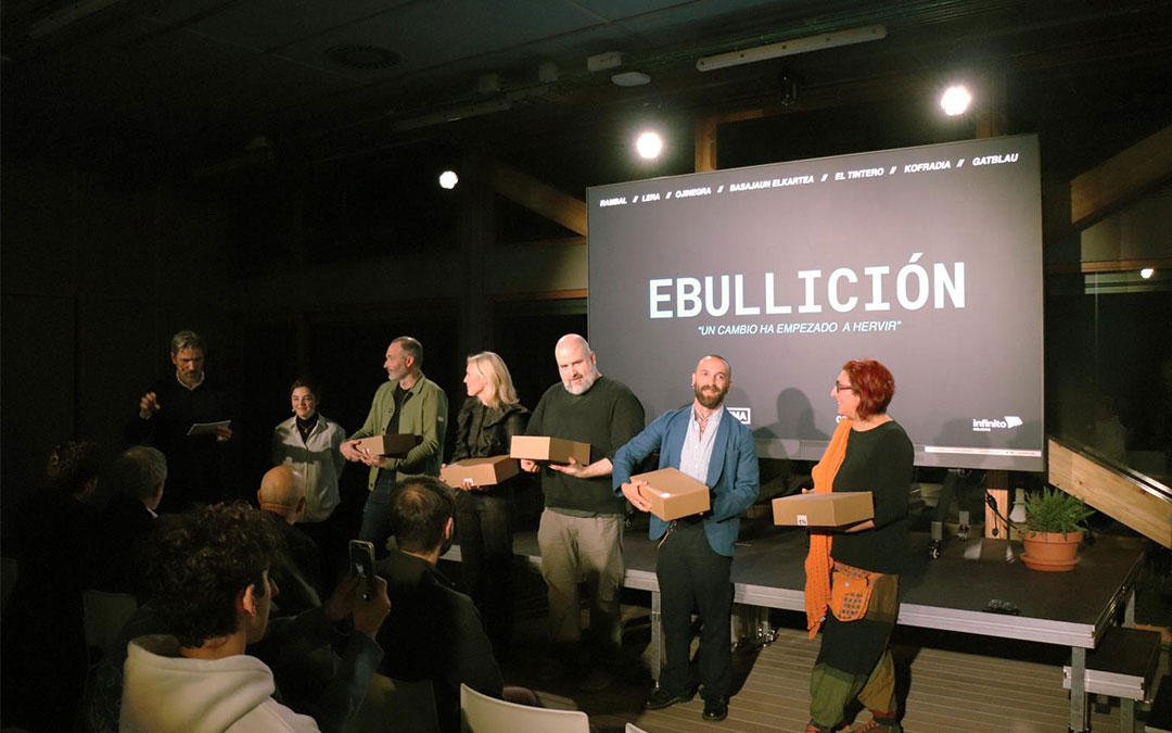 Instantes de la presentación del documental el pasado lunes. / B.S.