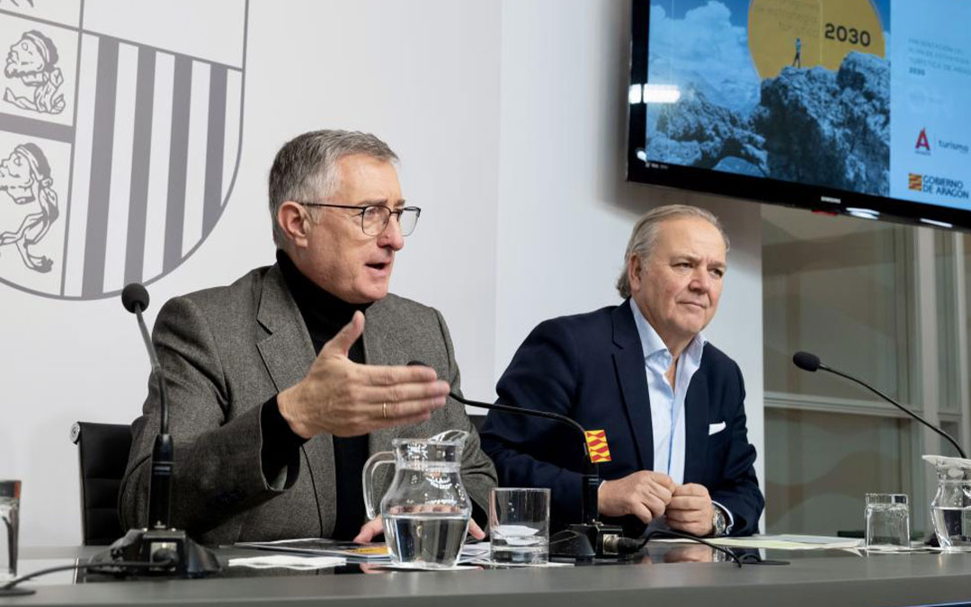 Blasco y Moncada durante la presentación del PAET 2030. / DGA