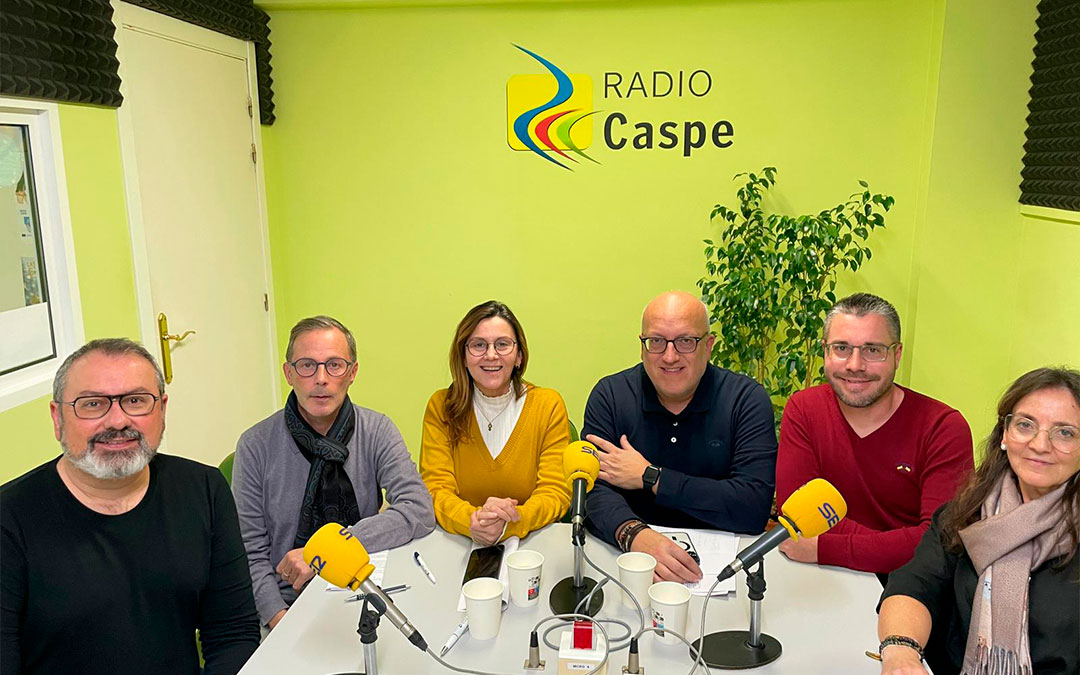 Equipo de gobierno del Ayuntamiento de Caspe en Radio Caspe./ S.F.