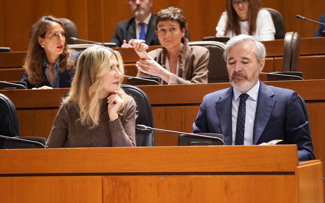 El presidente, Jorge Azcón, durante la sesión plenaria de este jueves./CORTES