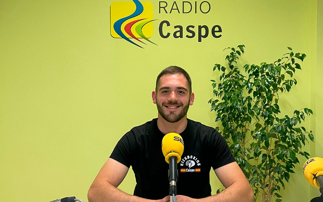 Eduard Popescu en Radio Caspe./ S.F.