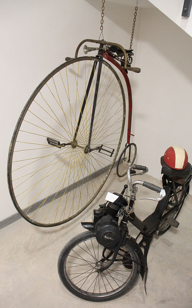Una de las últimas adquisiciones es la bicicleta de rueda alta. / B. Severino