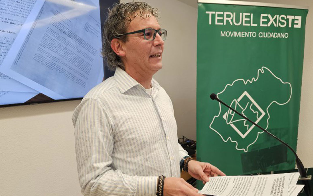 Ernesto Romeo, portavoz del Grupo de Energía y Medioambiente del Movimiento ciudadano durante la rueda de prensa. / Teruel Existe