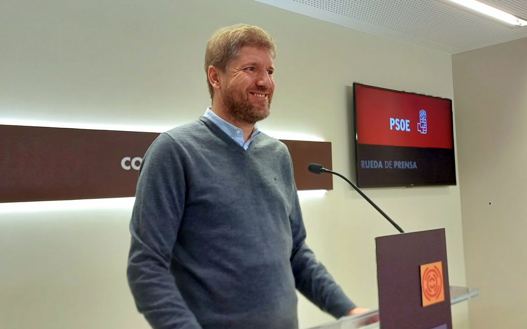 Marcel Iglesias durante la rueda de prensa./ PSOE