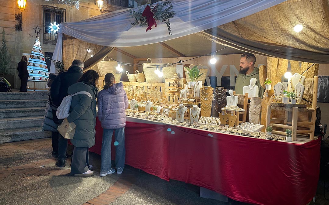 Mercado Navidad Caspe 2025./ S.F.