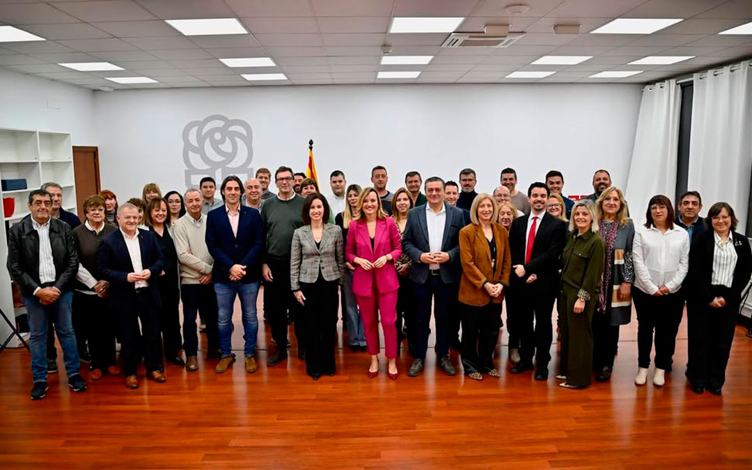Reunión de Alegría con cuarenta alcaldes de todo Aragón./ PSOE