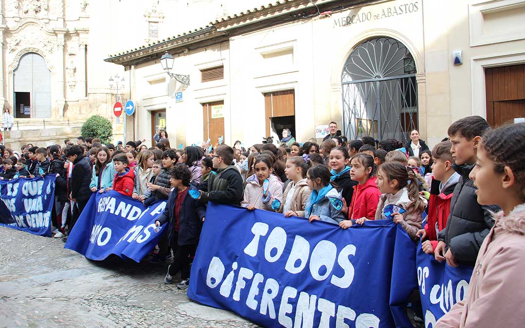 Día de la Paz y la No Violencia con los escolares de Alcañiz. / B. Severino
