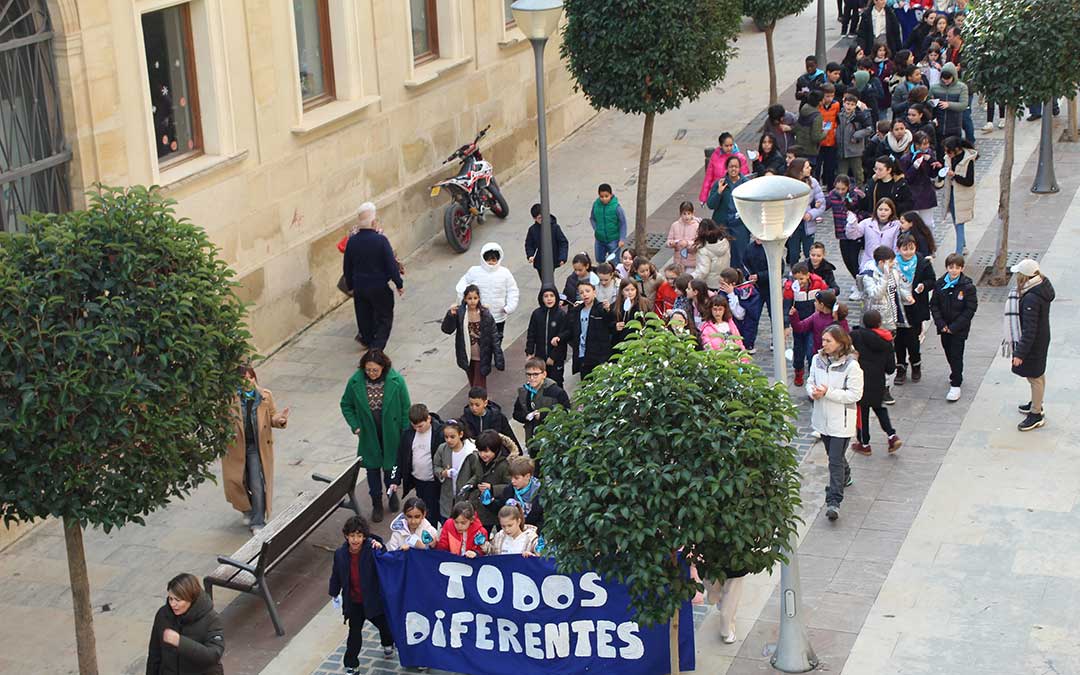 Día de la Paz y la No Violencia con los escolares de Alcañiz. / B. Severino