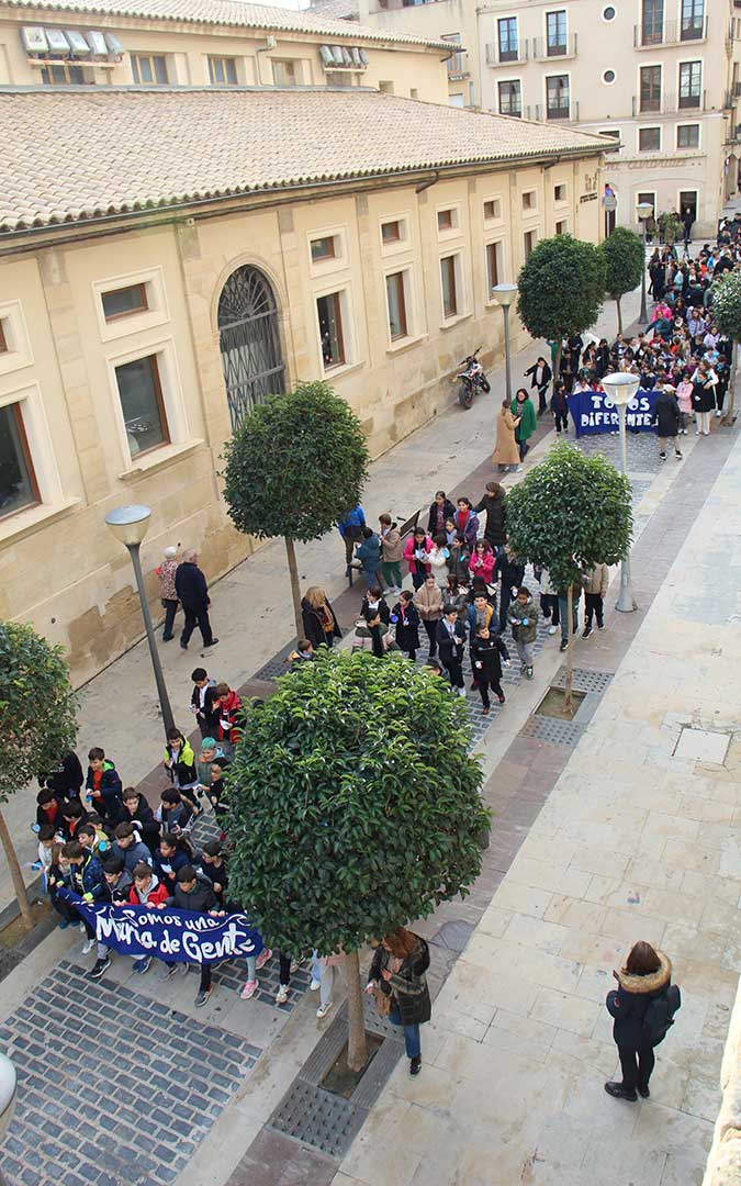 Día de la Paz y la No Violencia con los escolares de Alcañiz. / B. Severino