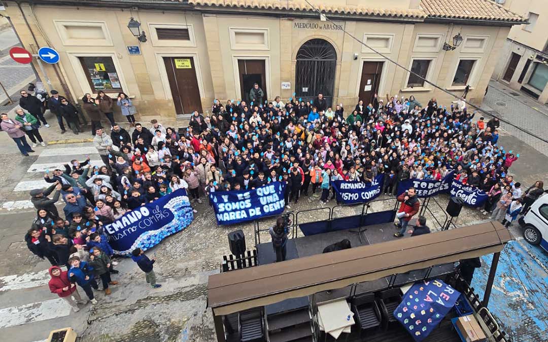 Día de la Paz y la No Violencia con los escolares de Alcañiz. / B. Severino