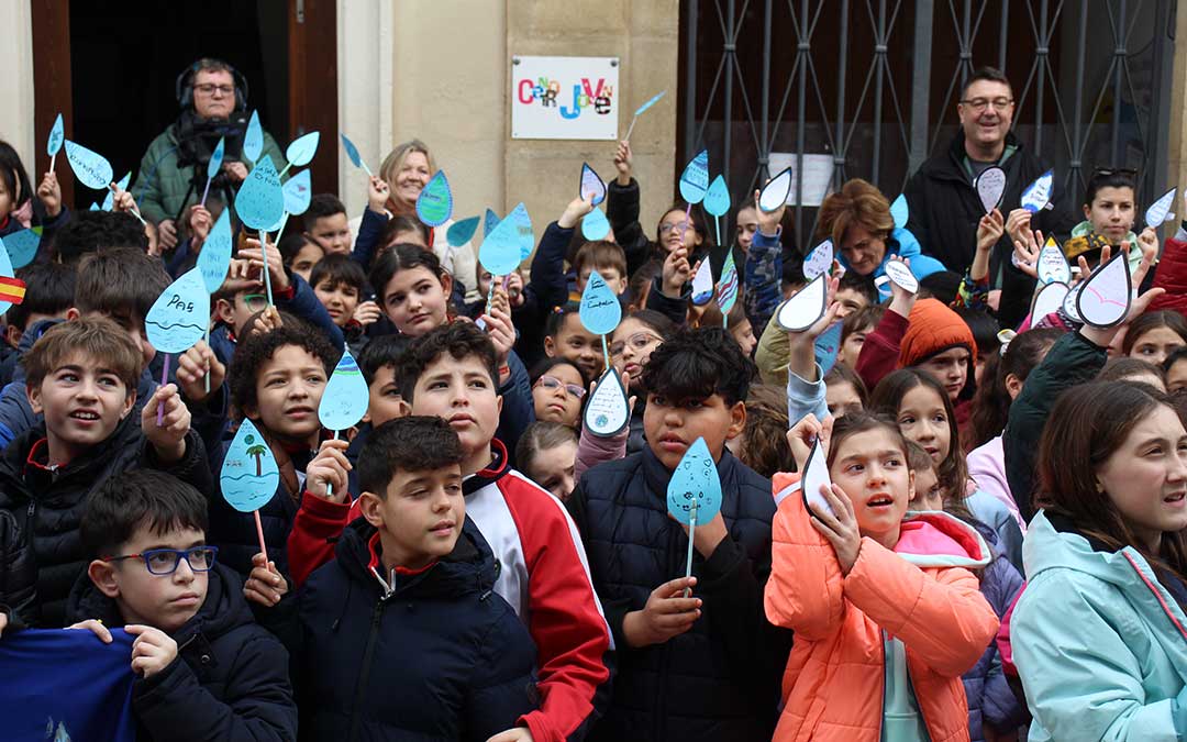 Día de la Paz y la No Violencia con los escolares de Alcañiz. / B. Severino