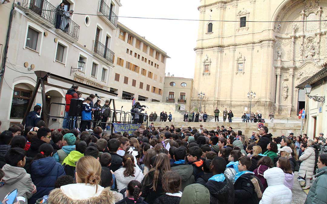 Día de la Paz y la No Violencia con los escolares de Alcañiz. / B. Severino