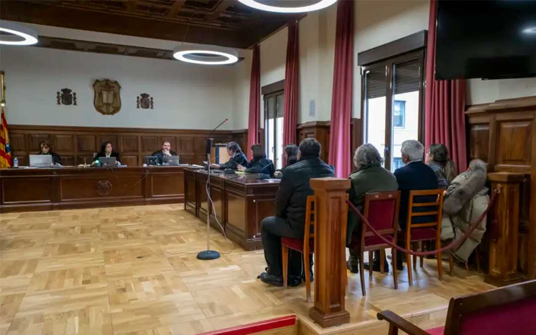 Juicio por incumplimiento de la normativa medioambiental en Alcorisa./ Antonio Garcia-Bykofoto.