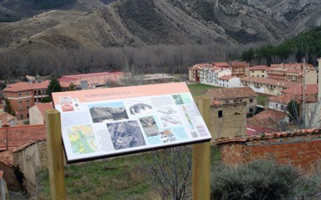 Nuevos paneles informativos en el Parque Geológico de Aliaga./Universidad Zaragoza