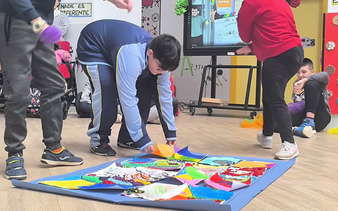 Día de la Paz y la No Violencia en el colegio Gloria Fuertes de Andorra. / CPEE