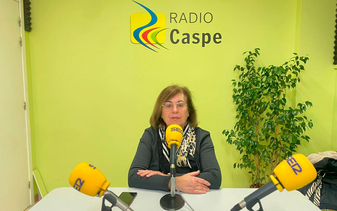 Asunción Acero en Radio Caspe./ S.F.