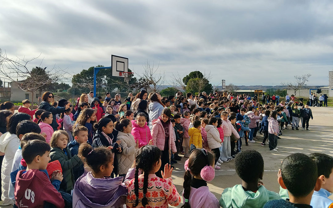 Día de la Paz y la No Violencia escolar en el colegio Alejo Lorén de Caspe. / L.C.