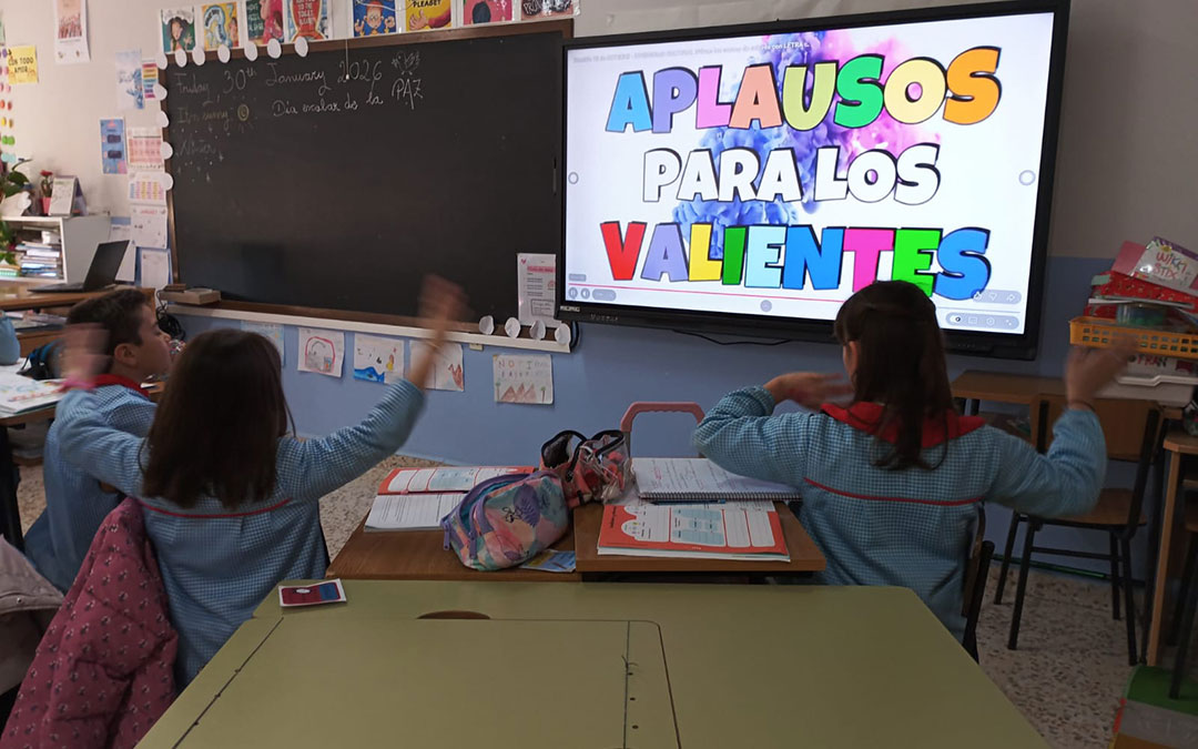 Día de la Paz y la No Violencia escolar en el colegio Santa Ana de Caspe. / L.C.