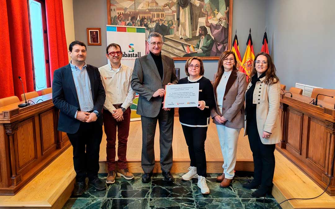 Entrega de la recaudación de La Invernal./ Motorland.