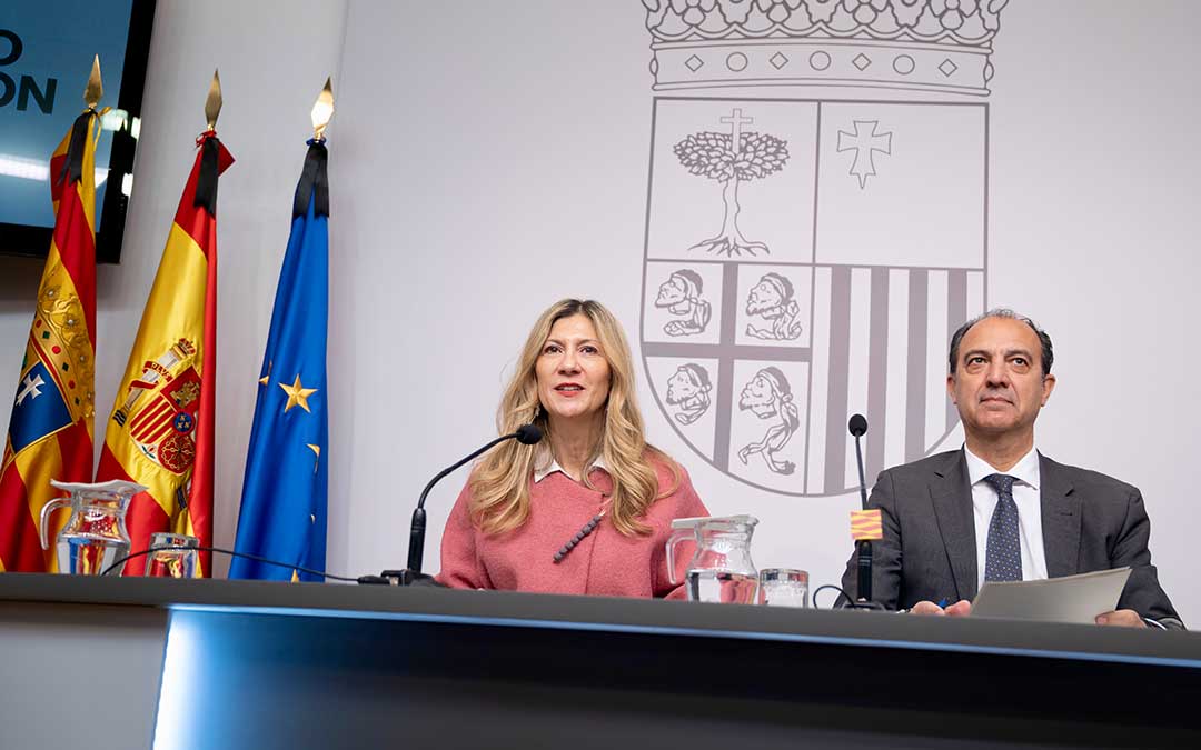 La vicepresidenta Mar Vaquero y el consejero de Sanidad, José Luis Bancalero / DGA