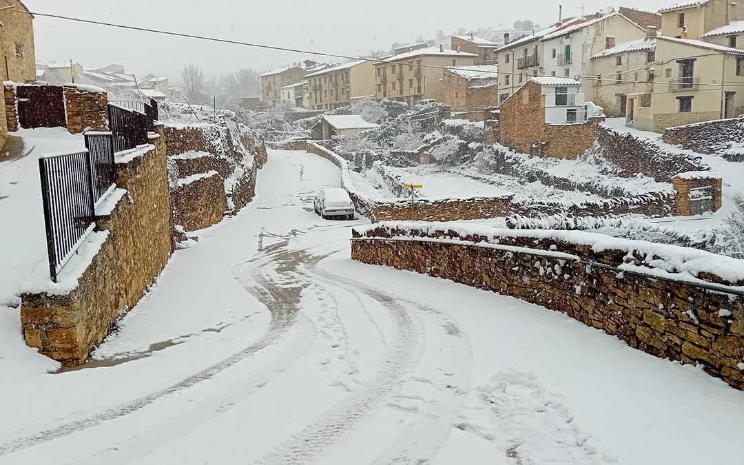 La borrasca Kristin descarga nieve en La Iglesuela del Cid. / Turismo La Iglesuela del Cid