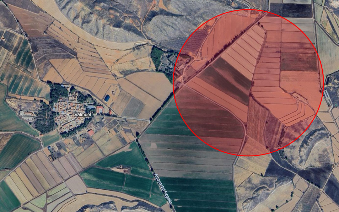 La granja estaría en una parcela a menos de un kilómetro del municipio./ L.C.