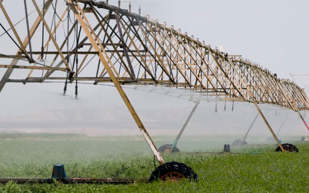 Imagen de modernización de regadío en campos de Aragón. / DGA