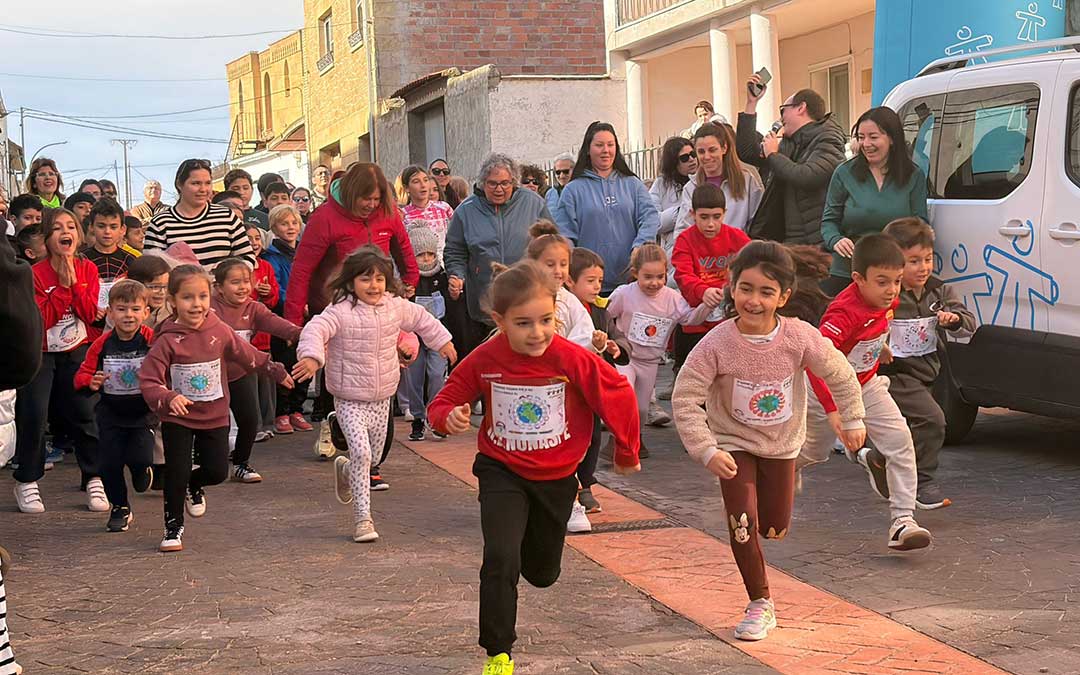 Día de la Paz y la No Violencia en Nonaspe solidaria con Aspanoa y I Carrera en Memoria de Álex. / Alba Zurita