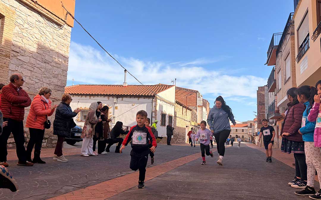 Día de la Paz y la No Violencia en Nonaspe solidaria con Aspanoa y I Carrera en Memoria de Álex. / Alba Zurita